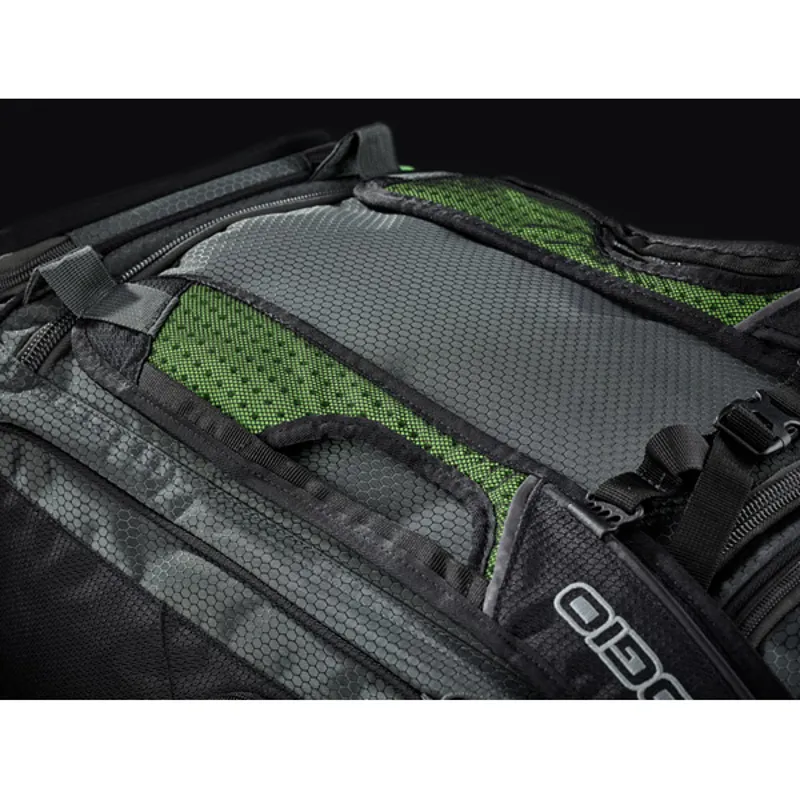 Ogio Endurance 7.0 Athletic Bag In Black - Image 4